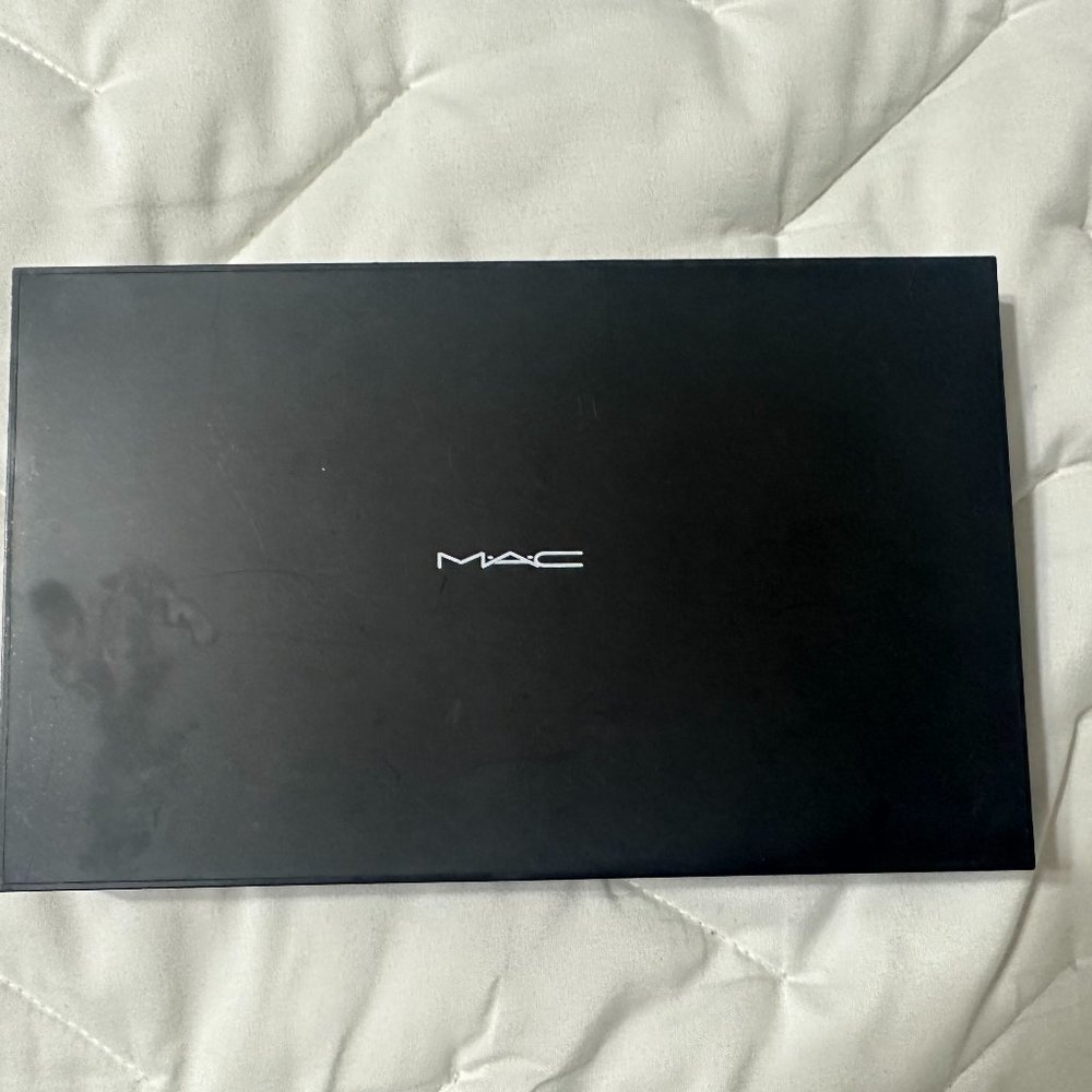 MAC custom palette - eyeshadows and blushes